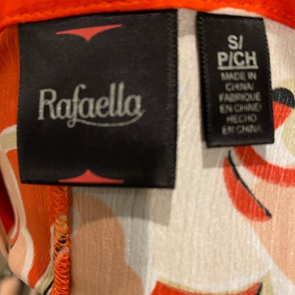 Rafaela silk top. Long sleeve with button tab. - Picture 4 of 4